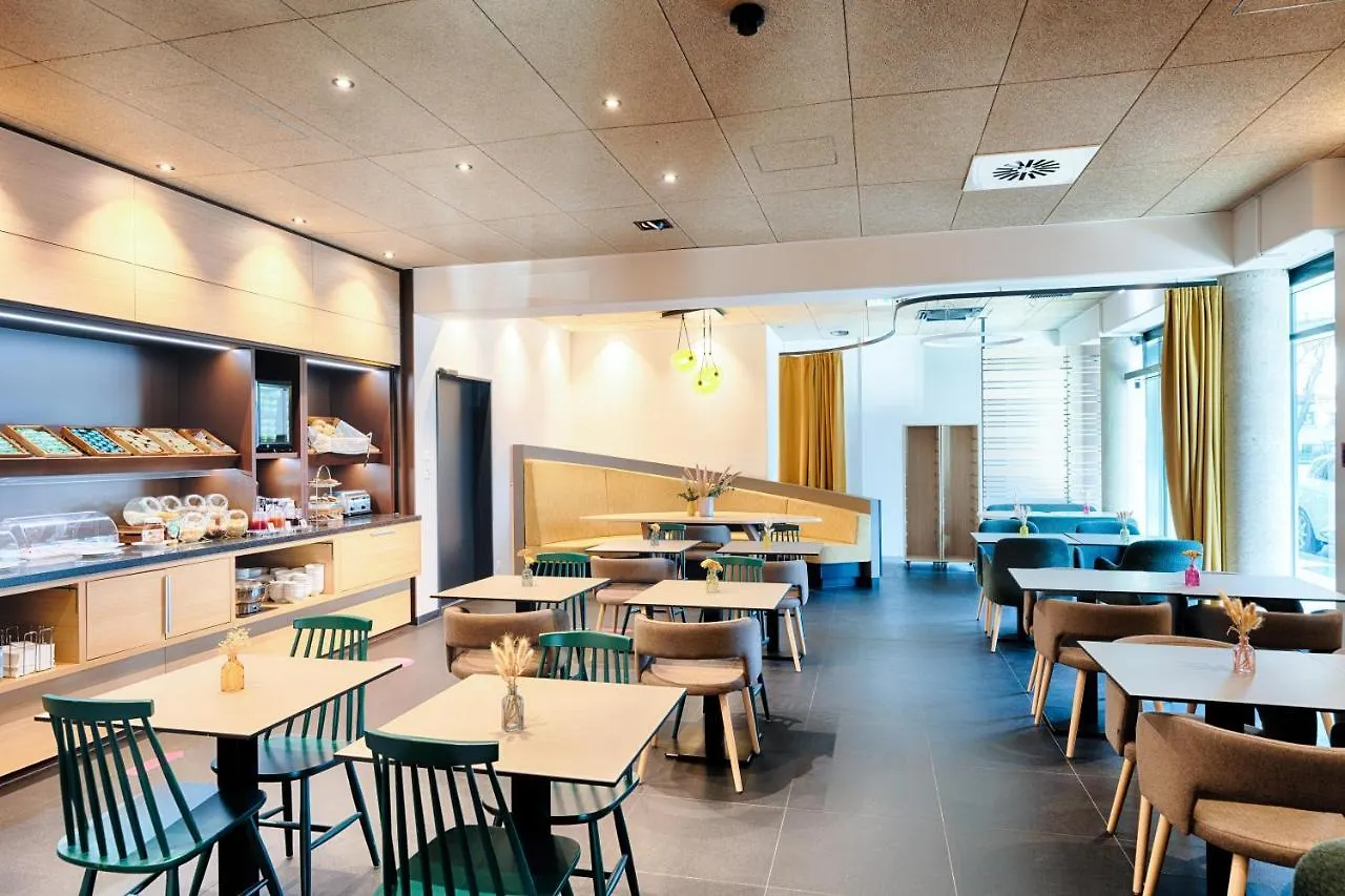 ***  B&B Hotel Nuernberg-Plaerrer Γερμανία