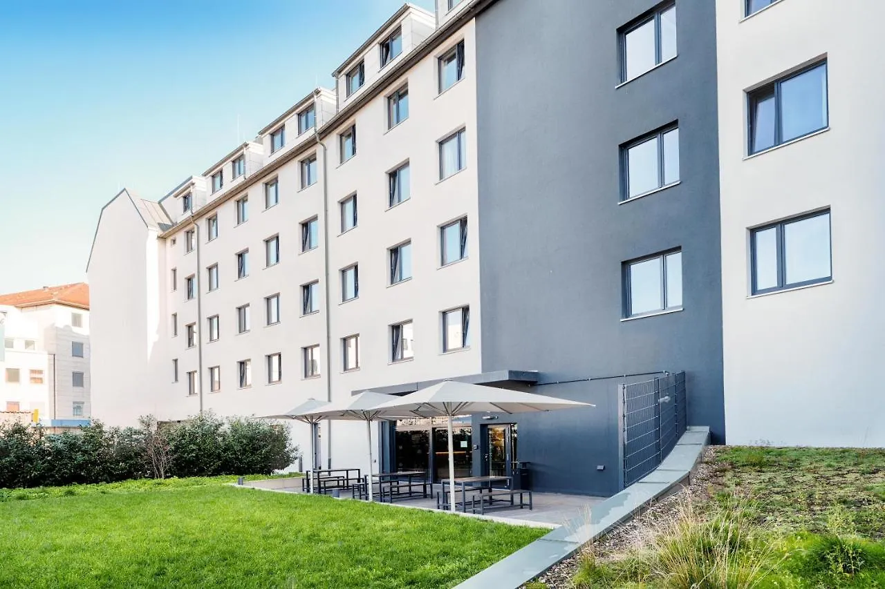 B&B Hotel Nuernberg-Plaerrer